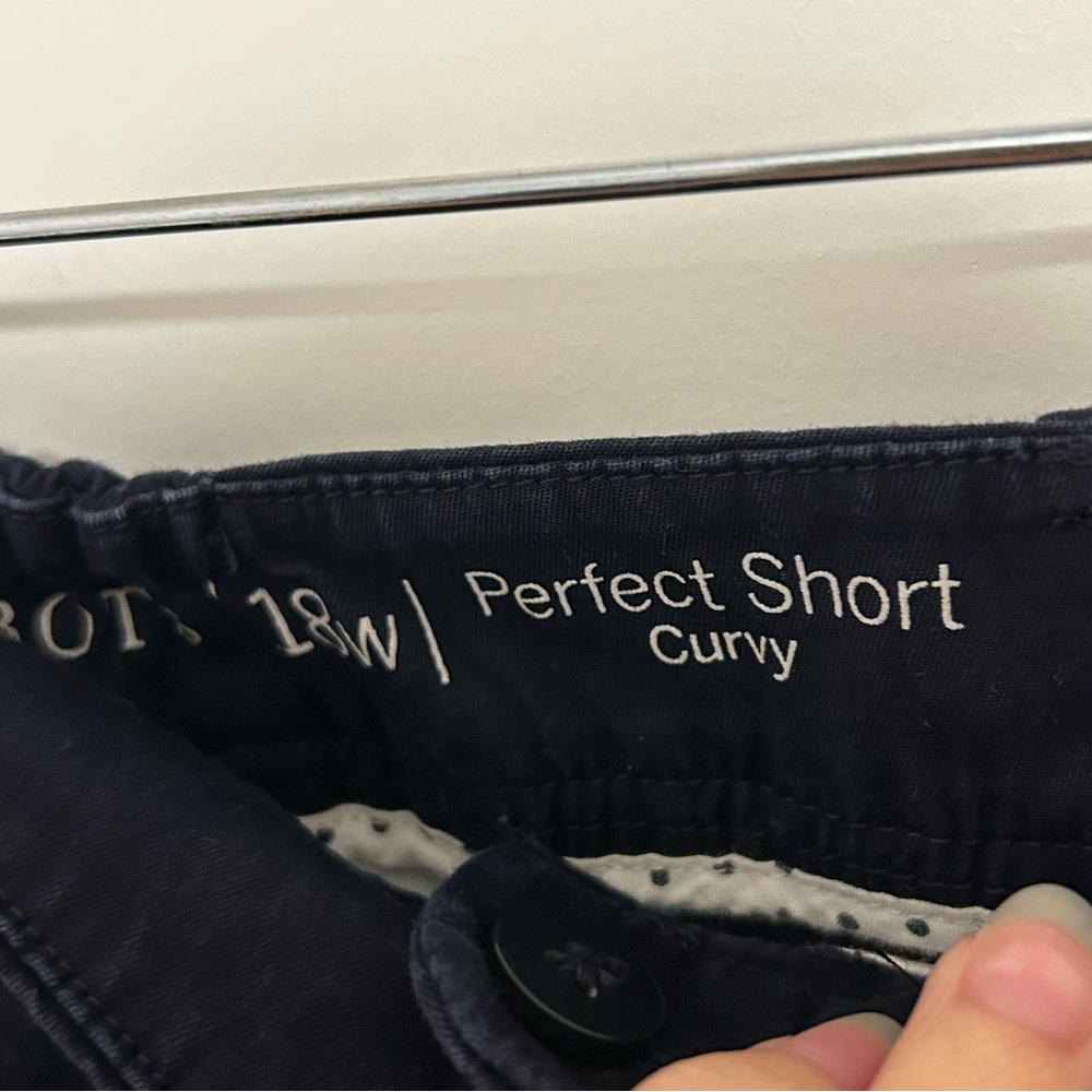 Talbots Women’s Navy Perfect Short Curvy Size 18W Cotton Blend 10.5” Inseam - Picture 5 of 8